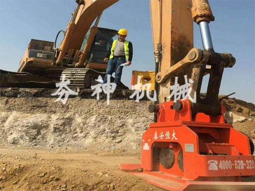 vc-d系列多功能液壓振動夯實(shí)機(jī)施工案例